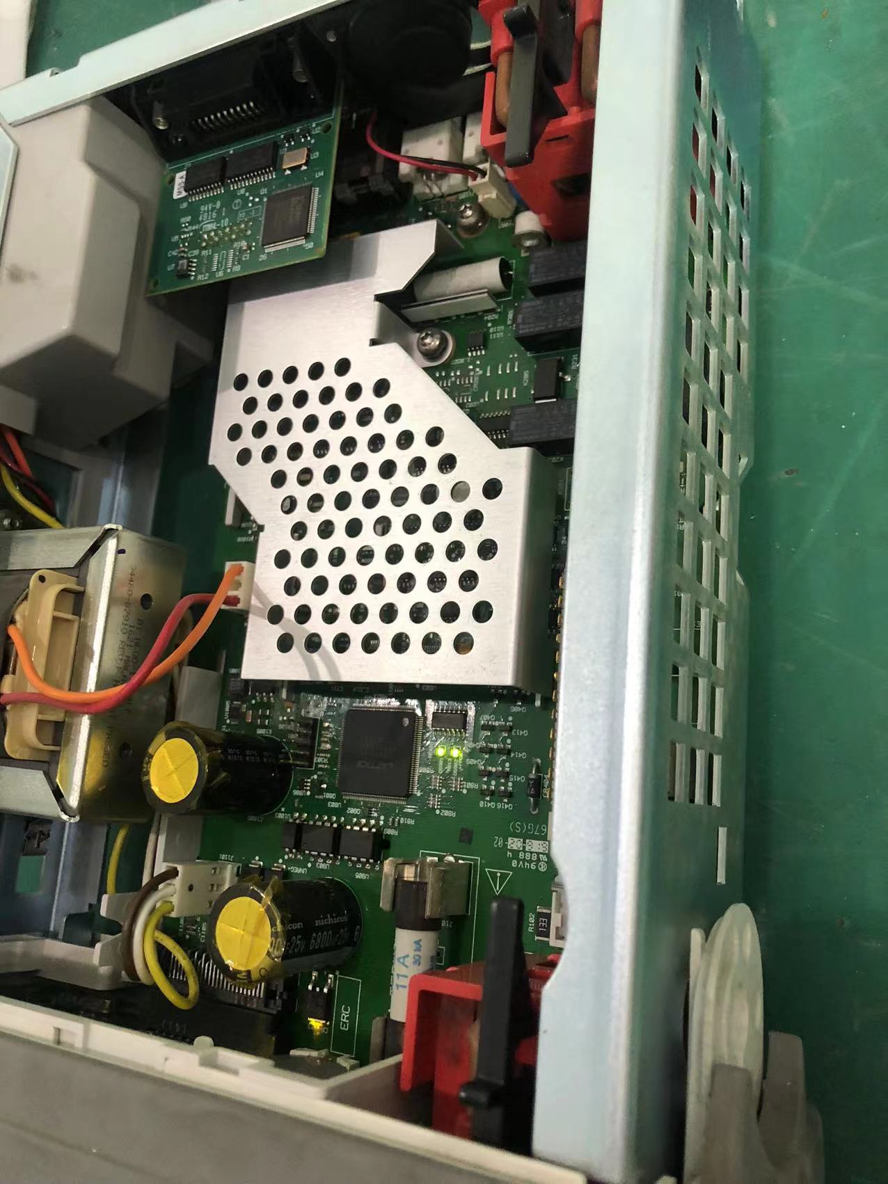 6333d467c22f0.jpg 維修萬(wàn)用表34461A 8.jpg