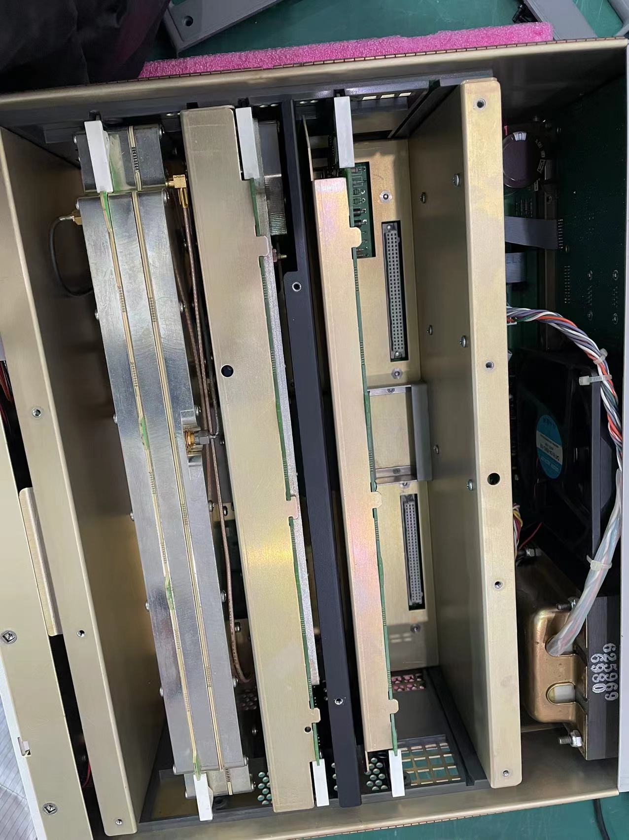 6347c9d63513f.jpg 維修多功能校準儀FLUKE5700A 3.jpg