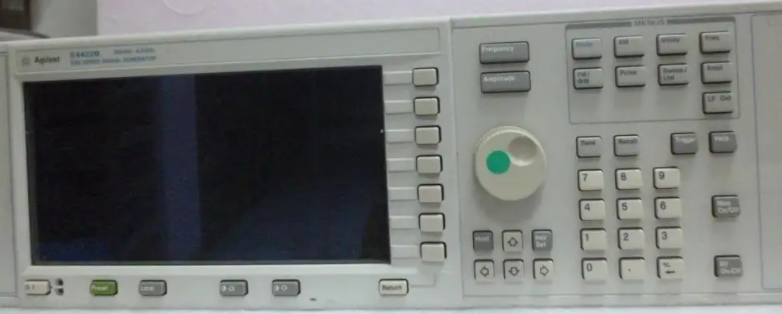 65079b6061cbd.png 信號源E4422B.png