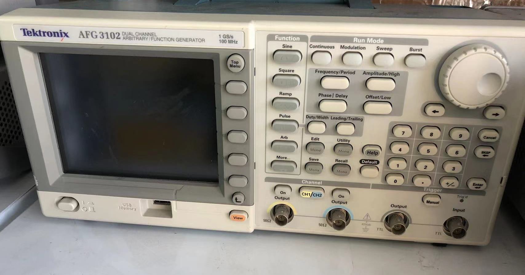 658b9435652ab.jpg AFG3102 1.jpg